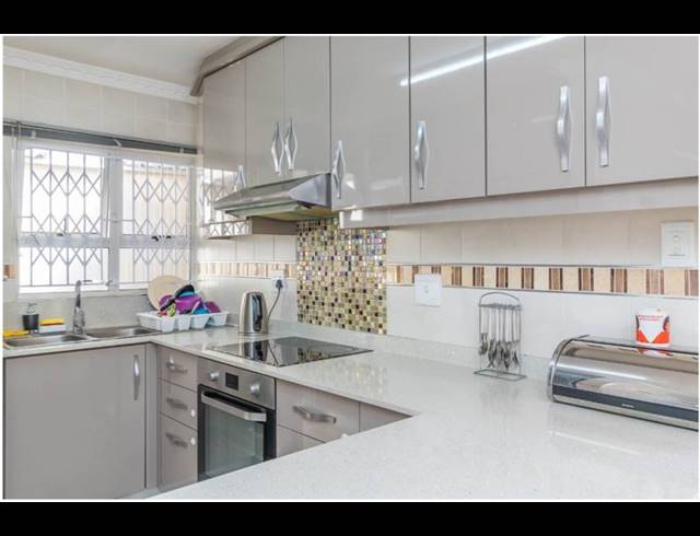 4 BEDROOM SIMPLEX FOR SALE IN LOTUS PARK